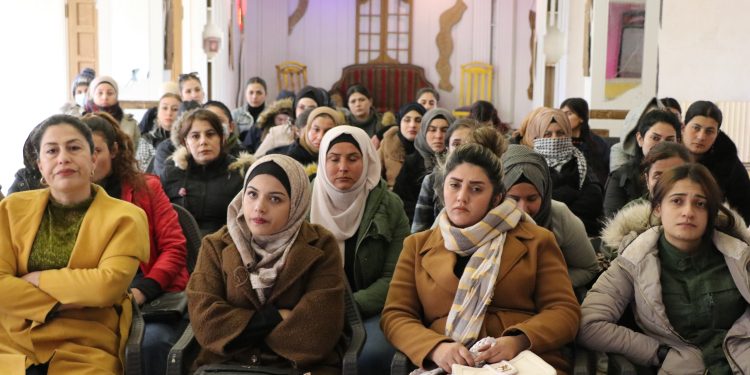 Tiltemir’de genç kadınlar süreç içerisindeki görev ve sorumluluklarını tartıştı