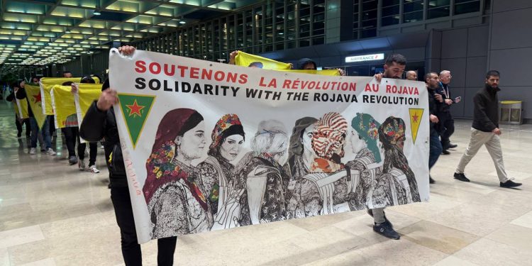 TCŞ üyesi gençlerden sivil itaatsizlik eylemi