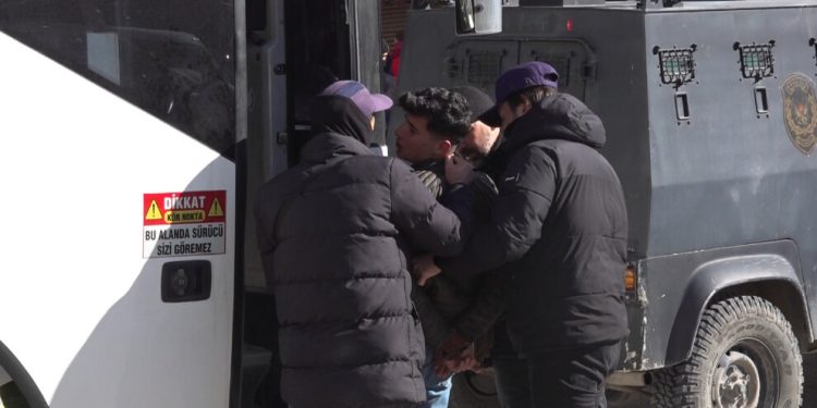 Wan’da 400 gözaltı, işkence, tutuklama