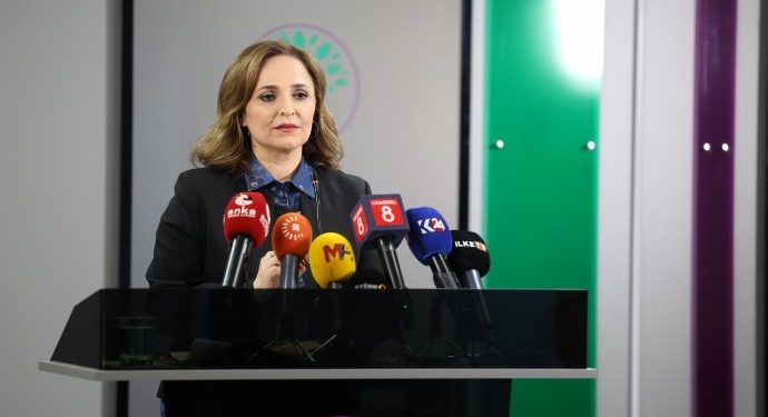 ‘Öcalan’ın mektubu hem Kandil’e hem Avrupa’ya hem de Kuzey ve Doğu Suriye’ye, ilgili yetkililere ulaştı’