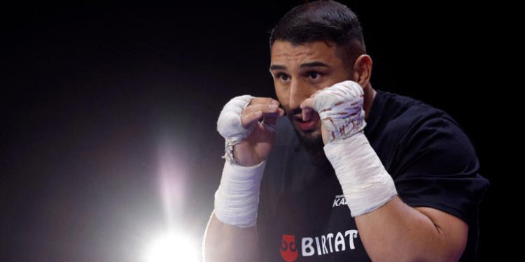 Kürt boksör Agit Kabayel dünya şampiyonu oldu