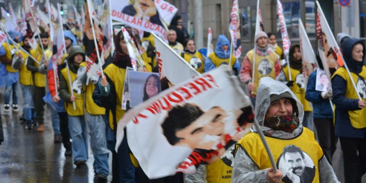 Adım Adım Özgürlüğe: Stuttgart Etabı Başladı