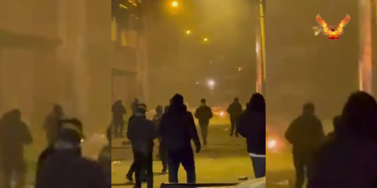 YCWK Mersin birimleri gece boyunca eylemlerine devam etti