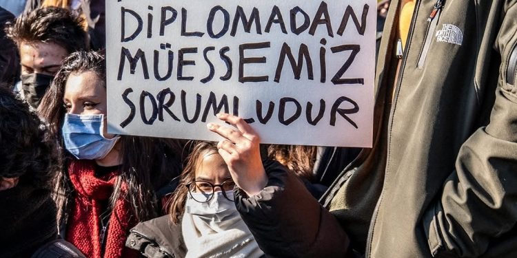 Eskişehir’de gözaltındaki öğrenciler adliyeye sevk edildi