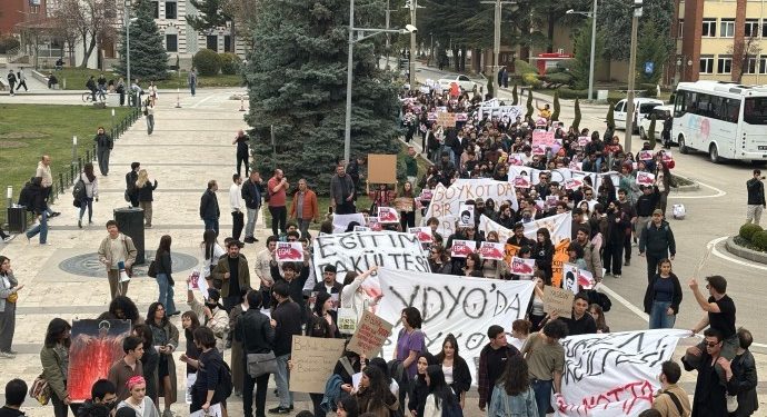 Anadolu Üniversitesi’nde boykota katılım çağrısı