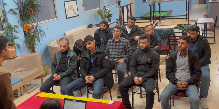 Villiers-Le-Bel’de Önder APO’nun çağrısı üzerine seminer