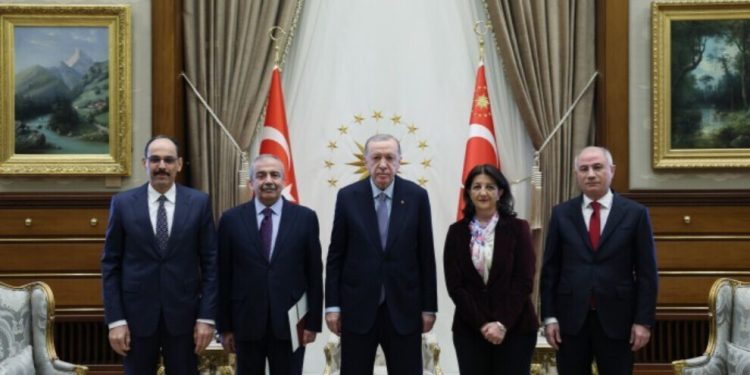 Türkiye Kürt sorunundan, çözümünden kaçamaz