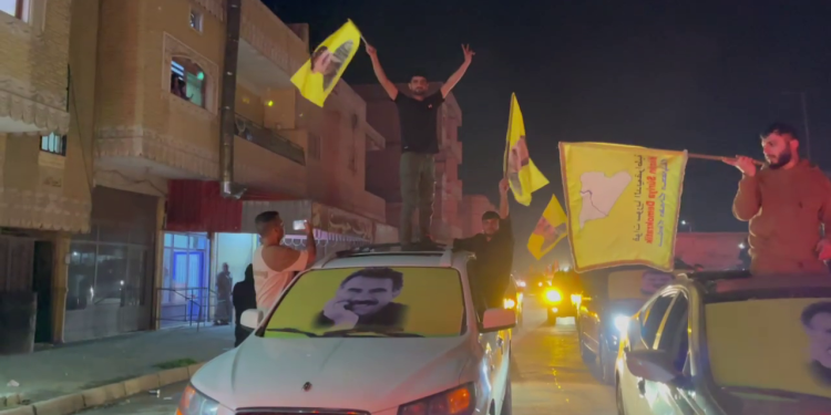 Kobanê gençlerinden coşkulu 4 Nisan’ı kutlaması