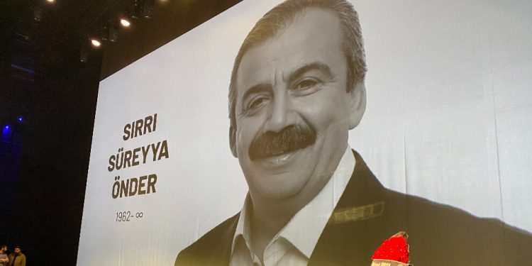 Sırrı Süreyya Önder son yolculuğuna uğurlanıyor