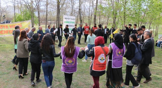 Wan’da Kürt Dili Bayramı şöleni