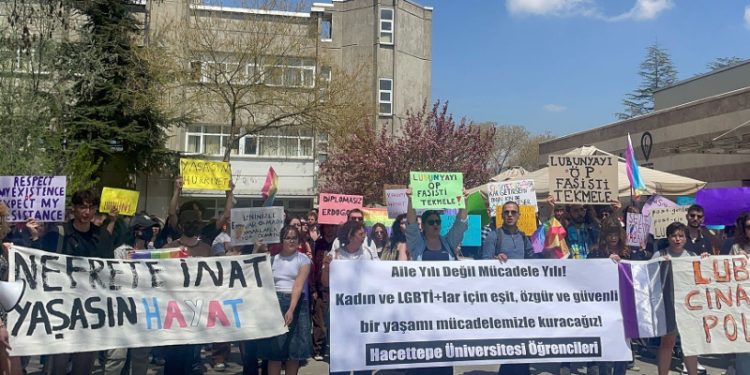 Hacettepe Üniversitesi’nden ‘aile yılı’ sempozyumunu eleştiren öğrencilere soruşturma