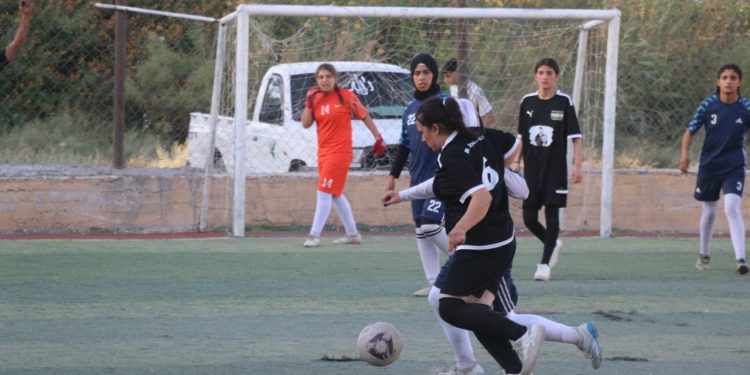 Rakka ve Efrin Genç Kadın Takımları Dostluk Maçında bir Araya geldi