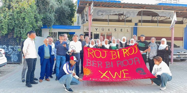 Adana’da Gençlerden Baskılara Karşı Protesto