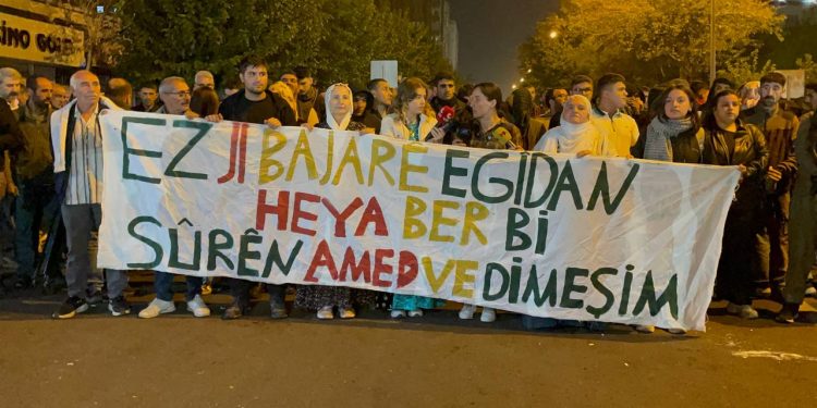 Alanda Gençlerin Direnişi Sürüyor