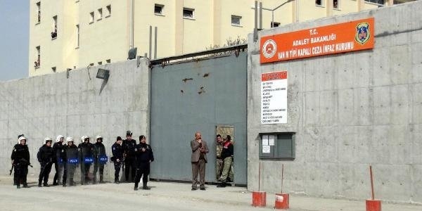 Wan M Tipi Kapalı Cezaevi’nde Tutuklu Olan Gencin Şüpeli Ölümü