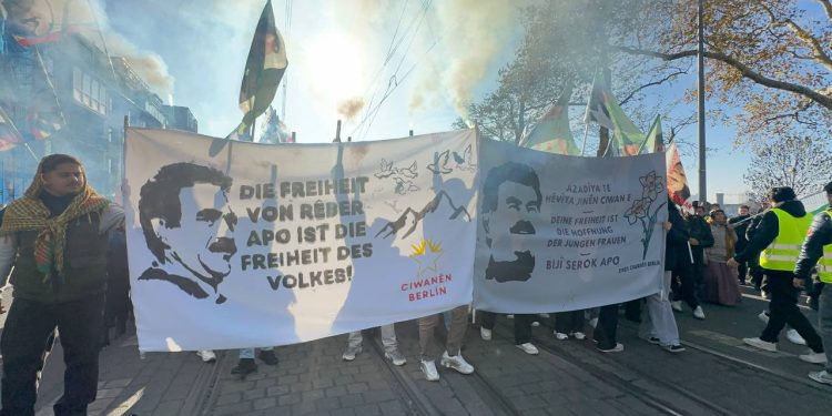 Binlerce Genç Önder APO İçin Alanlara Aktı