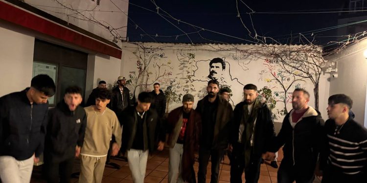 Büyük yürüyüşe saatler kala Berlin gençliği hazırlıklarını tamamladı