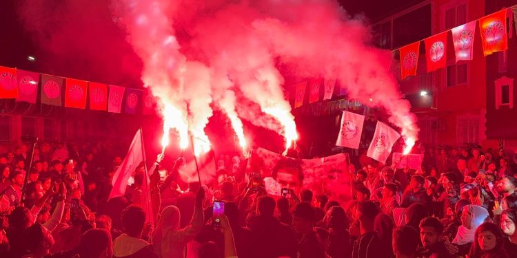 Tarsus’ta Meşaleler Eşliğinde Ulusal Direniş Bayramı Kutlandı