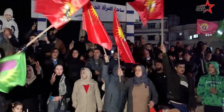 Gençlerin Öncülüğünde Kobanê’de, Şeyh Maksud ve Eşrefiye Direnişi Selamlandı