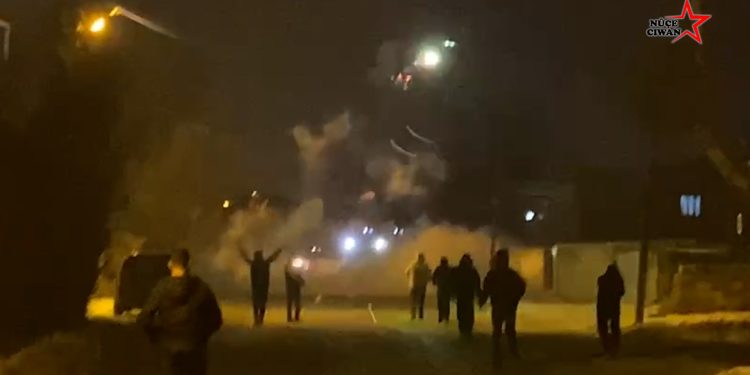 Wan Xaçort’ta Yurtsever Gençlerden Rojava Eylemi