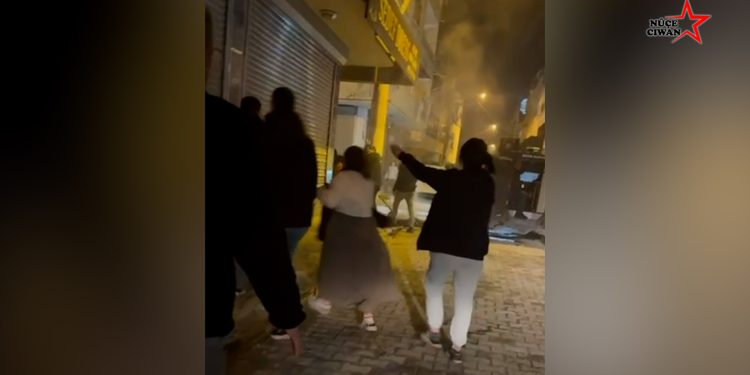 Mersin’de Rojava İçin Sokaklara Çıkan Halka Polis Saldırdı