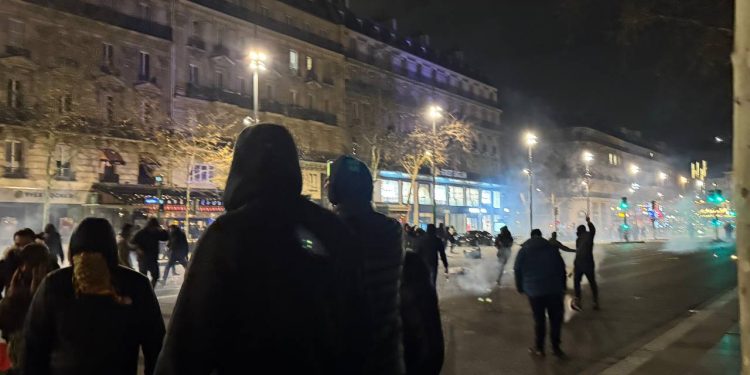 Paris’te Rojava Saldırıları Protesto Edildi