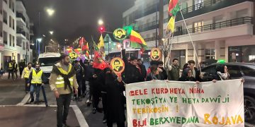 Drancy’de Kitlesel Rojavaya destek yürüyüşü