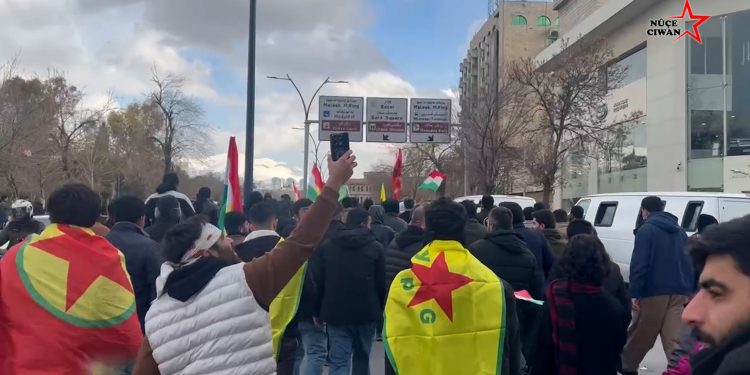 Silêmani’de Binlerce Genç Rojava İçin Eylemde