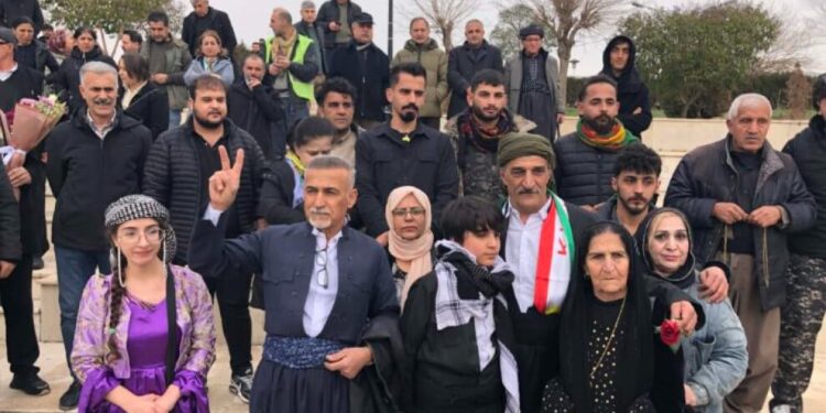 Rojava Onur Direnişine Katılan Gençler Silêmani’de Coşkuyla Karşılandı