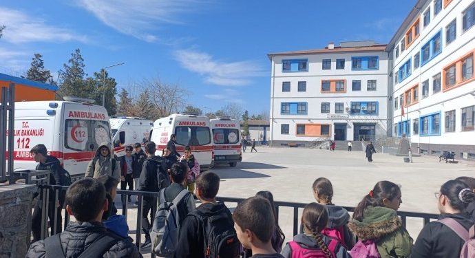 Çok Sayıda Öğrenci Zehirlendi