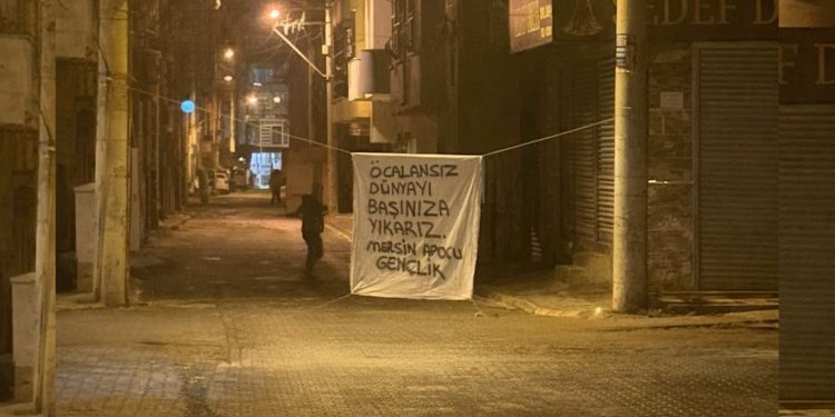 Mersin’de Yurtsever Gençler’den Komploya Karşı Protesto