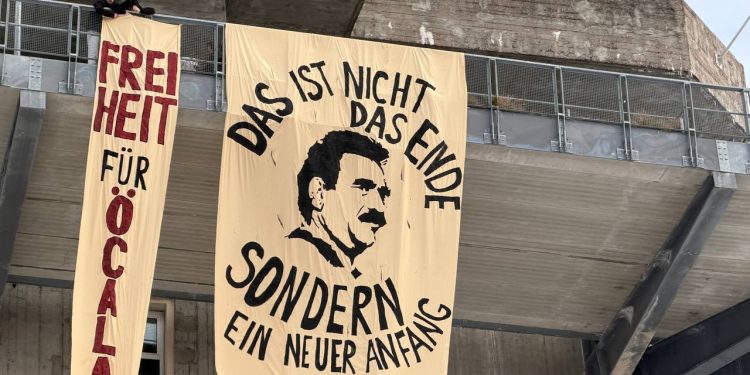 Hamburg Gençliği Uluslararası Komployu Protesto Etti